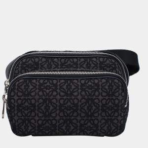 مملوكة مسبقًا Loewe Anagram Camera Bag