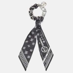 مملوكة مسبقًا Louis Vuitton LV Bandana Bag Charm Black Monogram Fabric