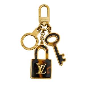 مملوكة مسبقًا  Louis Vuitton Tortoise Shell Resin Confidence Key Ring/Bag Charm