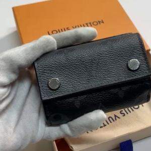 Pre Owned Louis Vuitton Black Leather Eclipse Discovery Compact Wallet