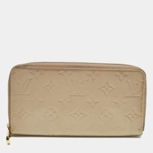 Pre Owned Louis Vuitton Beige Poudre Monogram Vernis Zippy Wallet