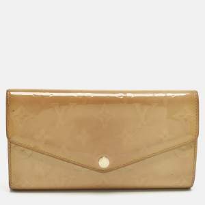 Pre Owned Louis Vuitton Blanc Corail Monogram Vernis Sarah Wallet