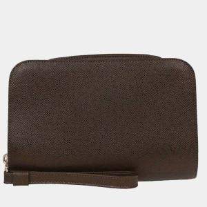 مملوكة مسبقًا Louis Vuitton Brown Taiga Baikal Clutch Handbag