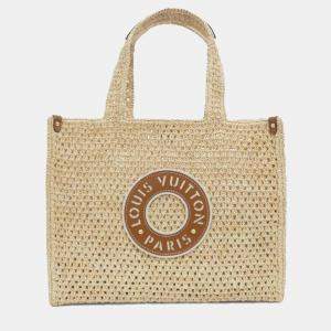 مملوكة مسبقًا Louis Vuitton Lv By The Pool On Go Mm Handbag