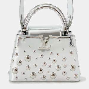 مملوكة مسبقًا Louis Vuitton Capucines Metal Dots Silver Leather Size Bb