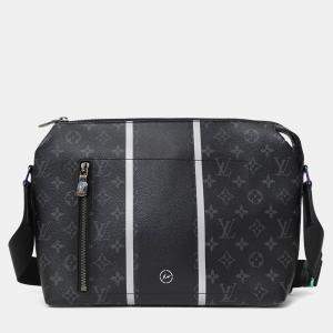 مملوكة مسبقًا Louis Vuitton x Fragment Monogram Eclipse Apollo Messenger Bag