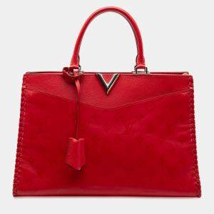 مملوكة مسبقًا Louis Vuitton Red Monogram Very Leather Very Zipped
