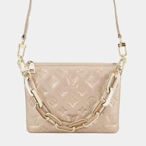 مملوكة مسبقًا Louis Vuitton Coussin Gold Lambskin Size Bb