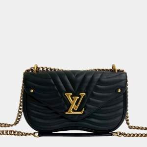 مملوكة مسبقًا Louis Vuitton Black New Wave Chain Bag MM