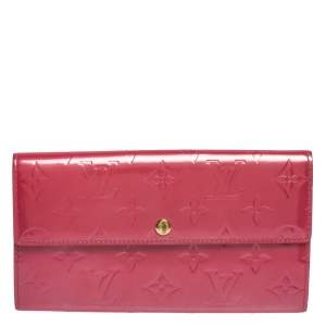 مملوكة مسبقًا Louis Vuitton Framboise Monogram Vernis Sarah Wallet