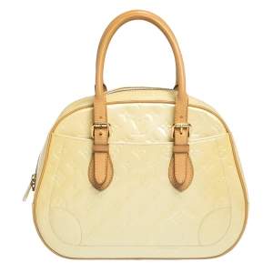 مملوكة مسبقًا Louis Vuitton Cream Monogram Vernis Summit Drive Bag