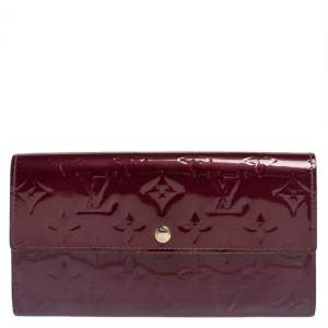مملوكة مسبقًا Louis Vuitton Violette Monogram Vernis Sarah Wallet