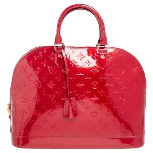 مملوكة مسبقًا حقيبة لوي فيتون ألما جلد لامع مونوغرامي أحمر داكن GM