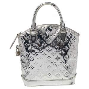 مملوكة مسبقًا Louis Vuitton Silver Monogram Vinyl Limited Edition Miroir Lockit Bag
