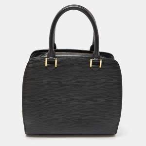 مملوكة مسبقًا Louis Vuitton Black Epi Leather Pont Neuf PM Bag 
