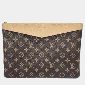 Pre Owned Louis Vuitton Daily Clutch