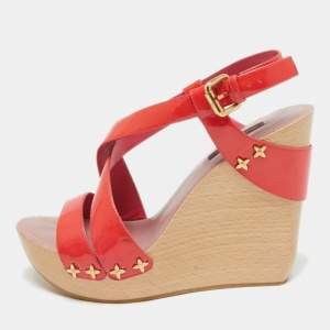 Louis Vuitton Red Patent Leather Star Embellished Wedge Sandals Size 37