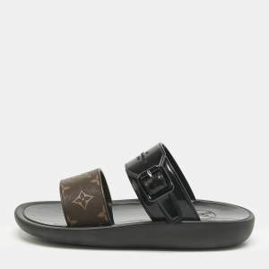Pre Owned Louis Vuitton Monogram Canvas and Rubber Sunbath Flat Sandals Size 39