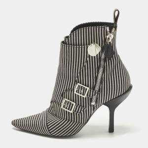 مملوكة مسبقًا Louis Vuitton Size 37.5 Black/White Canvas Ankle Length Boots