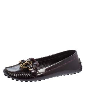 مملوكة مسبقًا Louis Vuitton Burgundy Patent Leather Loafers Size 36