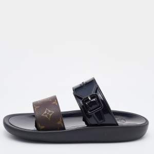 Pre Owned Louis Vuitton Black/Brown Monogram Rubber Sunbath Flat Slides Size 40