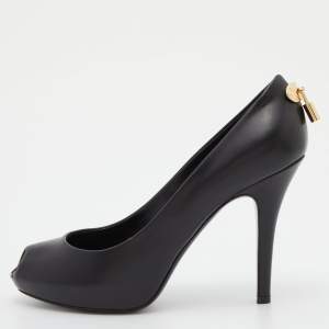 Louis Vuitton Black Leather Heartbreaker Pointed Toe Pumps Size 38.5