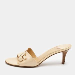 مملوكة مسبقًا Louis Vuitton Beige Patent Leather LV Dice Slide Sandals Size 41
