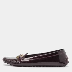 مملوكة مسبقًا Louis Vuitton Burgundy Patent Leather Dauphine Loafers Size 42
