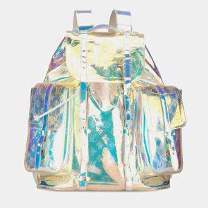 ```json
[{ "name": "Louis Vuitton Blue Monogram Prism Christopher GM Backpack", "name_ar": "حقيبة ظهر لويس فويتون زرقاء مونوغرام بريزم كريستوفر كبير جدًا" }]
```