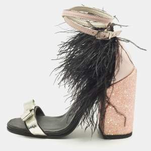 مملوكة مسبقًا Mach & Mach Size 38 Leather and Patent Feather Embellished Ankle Strap Block Heel Sandals