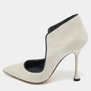 مملوكة مسبقًا Manolo Blahnik Espedal Size 39 Grey Suede Collar Pointed Toe Pumps