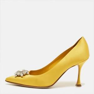 Pre Owned Manolo Blahnik Mamey Size 37.5 Yellow Satin Pointed Teo Pumps