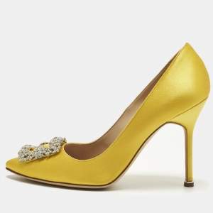 مملوكة مسبقًا Manolo Blahnik Hangisi Size 38.5 Yellow Satin Pumps