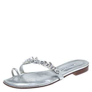 Pre Owned Manolo Blahnik Silver Crystal Embellished Toe Ring Slide Flats Size 38.5