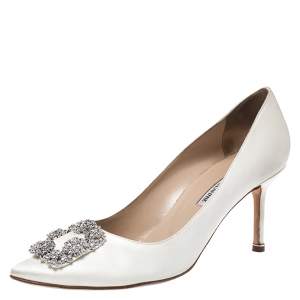 Pre Owned Manolo Blahnik Ivory Satin Hangisi Crystal Embellished Pumps Size 40
