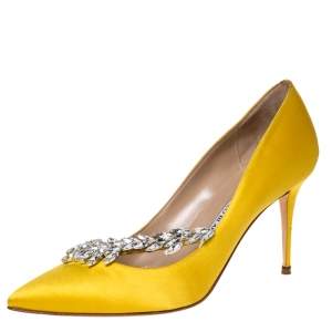 Pre Owned Manolo Blahnik Yellow Satin Nadira Crystal Embellished Pointed Toe Pumps Size 38.5