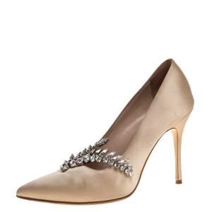 Pre Owned Manolo Blahnik Beige Satin Nadira Crystal Embellished Pointed Toe Pumps Size 38.5