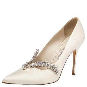 Pre Owned Manolo Blahnik Off White  Satin Nadira  Pumps Size 38
