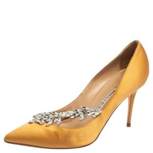 Pre Owned Manolo Blahnik Mustard Yellow Satin Nadira Crystal Embellished Pointed Toe Pumps Size 38.5