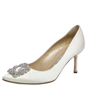 Pre Owned Manolo Blahnik White Satin Hangisi Pumps Size 39.5
