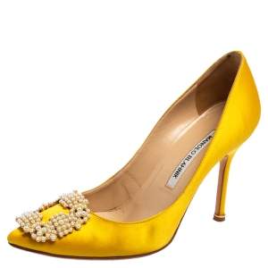 Pre Owned Manolo Blahnik Yellow Satin Pearl Embellished Hangisi Pumps Size 37