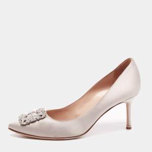 Pre Owned Manolo Blahnik Silver Satin Hangisi Crystal Embellished Pointed Toe Pumps Size 41