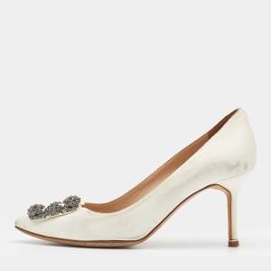 Pre Owned Manolo Blahnik Cream Satin Hangisi Crystal Embellished Pumps Size 38
