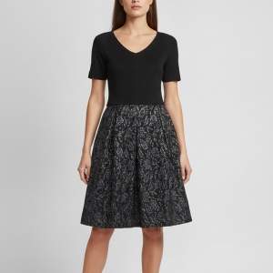 مملوكة مسبقًا Max Mara Studio Black Stretch Crepe & Jacquard Flared Mini Dress L