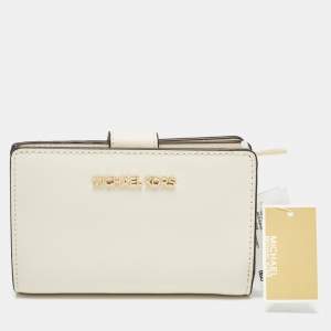 Pre Owned Michael Kors Cream Leather Jet Set Travel Compact Wallet