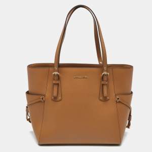 Pre Owned Michael Kors Brown Leather East West Voyager Tote
