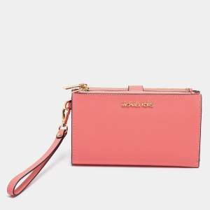 مملوكة مسبقًا Michael Kors Coral Pink Leather Jet Set Travel Zip Wristlet Wallet