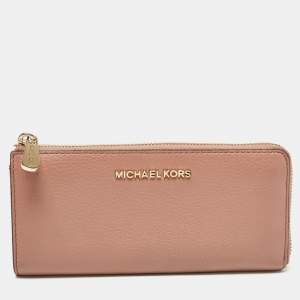 Michael Kors Dusty Pink Leather Jet Set Three Quarter Zip Around Wallet