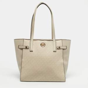 Pre Owned Michael Kors Cream/Beige Signature Coated Canvas Carmen Tote