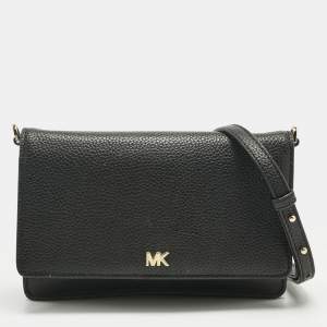 Pre Owned Michael Kors Black Leather Mott Wallet on Strap